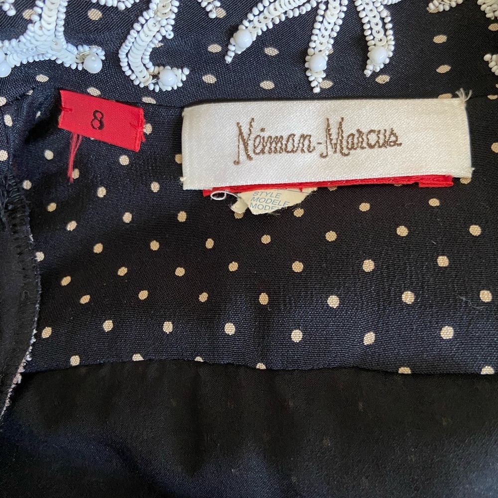RARE BEADED VINTAGE VALENTINO DRESS - Picture 7 of 7